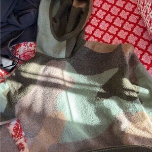 cashmere camo hoodied sweater